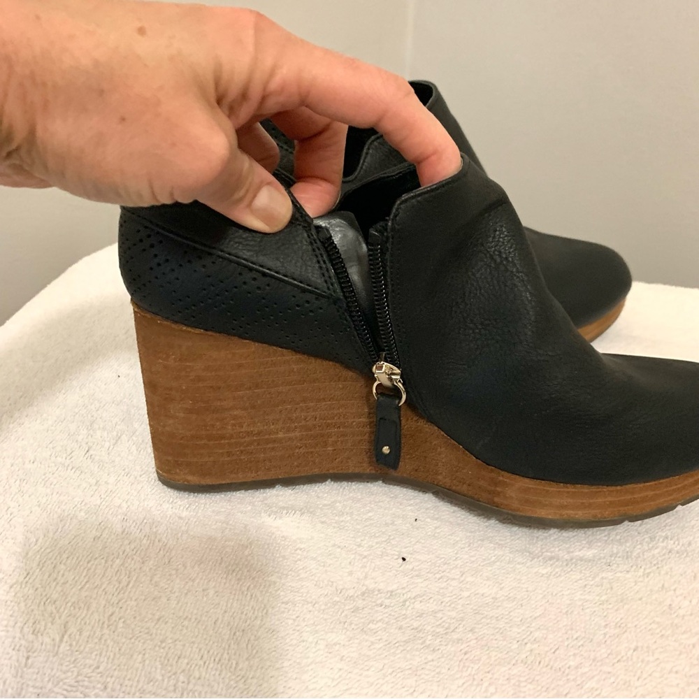 Dr Scholl’s Black Wedge Zip Ankle Shoe - Picture 3 of 10